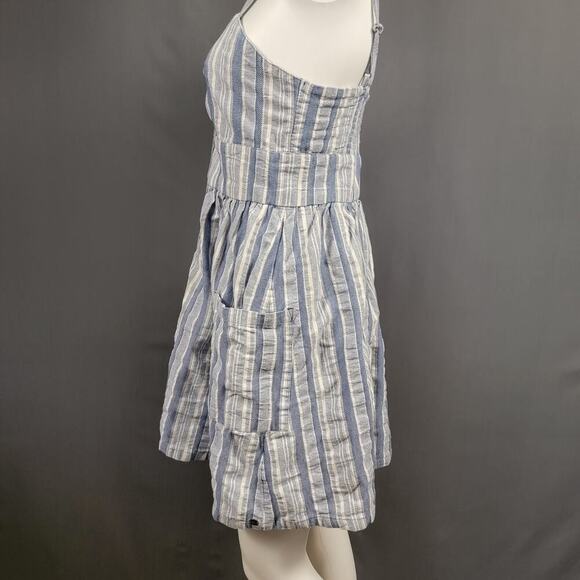 Roxy Striped Mini Dress M Tie Front Pockets Wood Buttons Coastal Chic - Picture 3 of 8